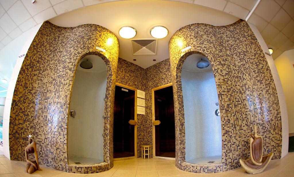 Granada Conference, Wellness And Sport Hotel Kecskemét Exterior foto