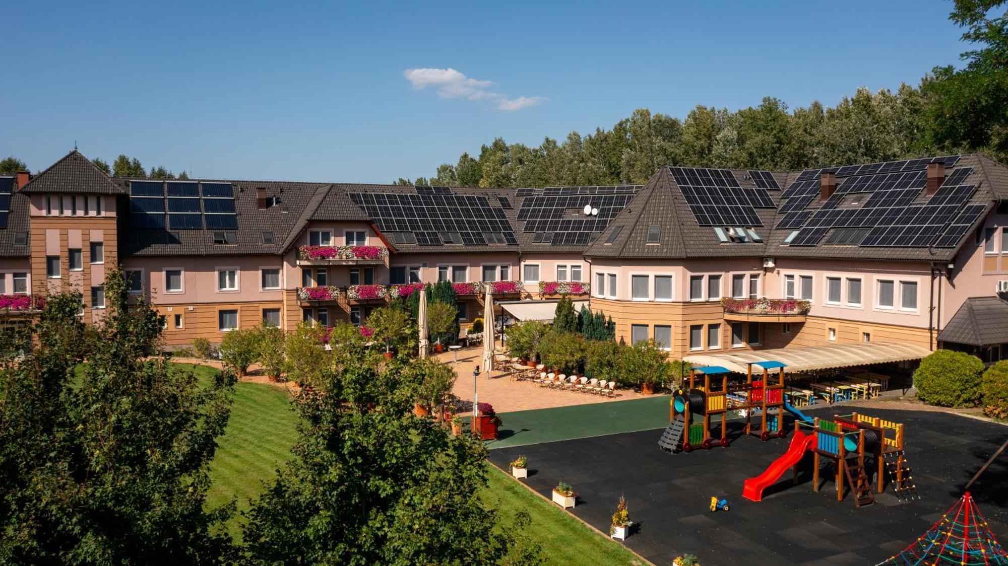 Granada Conference, Wellness And Sport Hotel Kecskemét Exterior foto